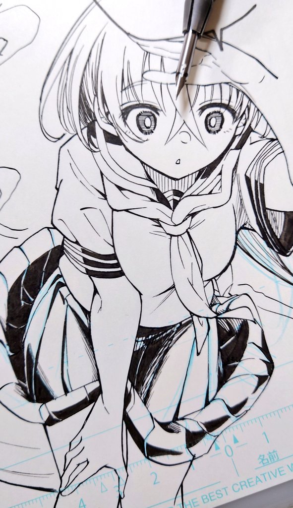 自分は服のシワをベタとタッチで加筆するのが好き+体の構造をシルエットごと隠す衣装(スカート筆頭)が苦手というコンプレックスを持つため、必然的に体のラインを意識した仕上がりになってしまいます。故にベタのシルエットをボンと画面に置ける作家さんをとても尊敬と羨望の眼差しで見ております。