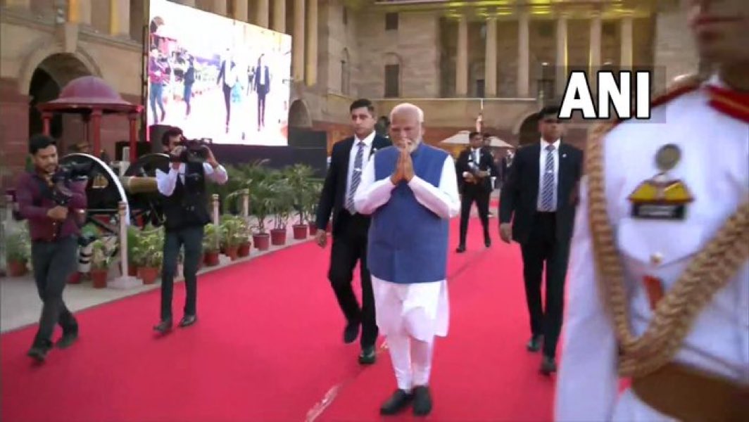 Arjunkapoor03's tweet image. He’s back #modi #oathcermony #cabinet