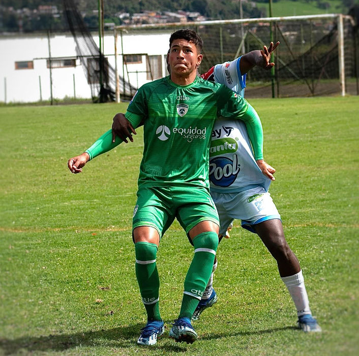 jesusalfredoSP's tweet photo. El extremo caraqueño Aquiles Zamora (2007) 🇻🇪 se encuentra entrenando en la Primera Categoría de Equidad 🇨🇴. No pudo ser inscrito en el torneo nacional Sub 20 (temas legales) El equipo decidió a subirlo y alternarlo con Sub 17.  Sería elegible para 🇨🇴🇻🇪. https://t.co/zA5Sfcdeq8