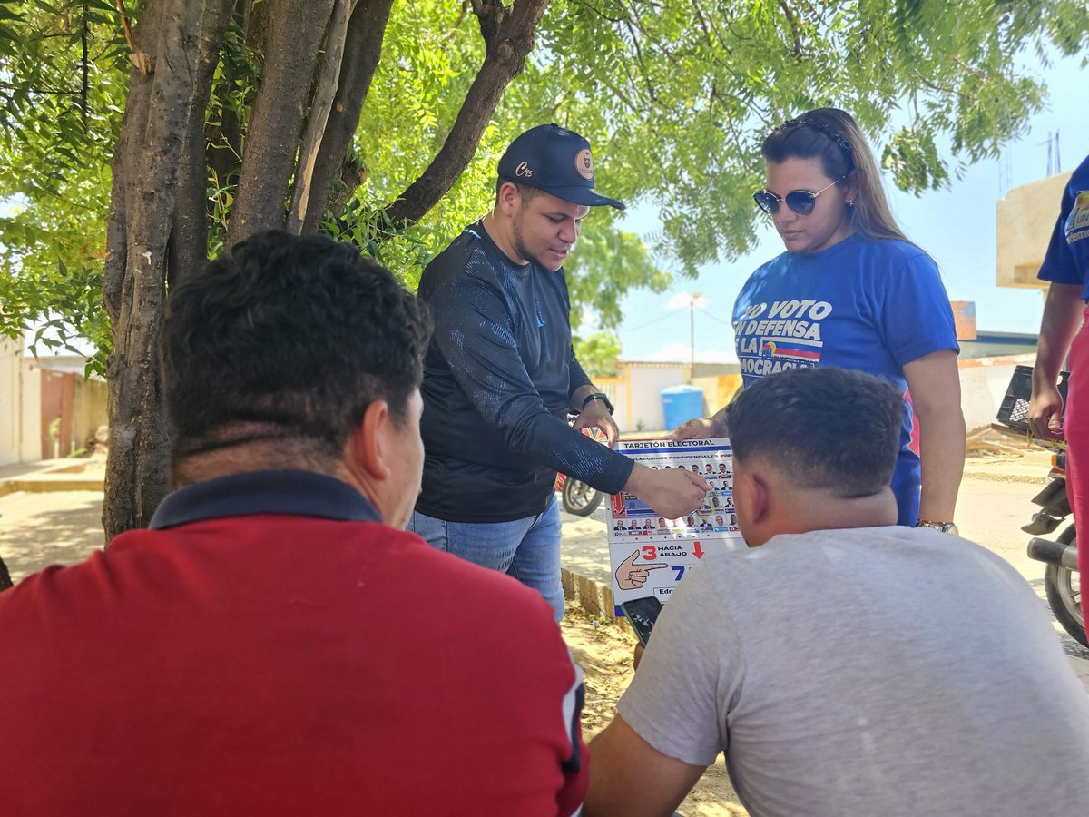 FalconUnt's tweet photo. Con la Energía del Sol desde el Municipio  Urumaco el Equipo de @partidount seguimos Casa x Casa llevando el Mensaje de Cambio de @egonzalezurrutia #TodoElMundoConEdmundo #UnidadyVoto seguimos Trabajo y Más Trabajo. https://t.co/6ZHRWvc4r6