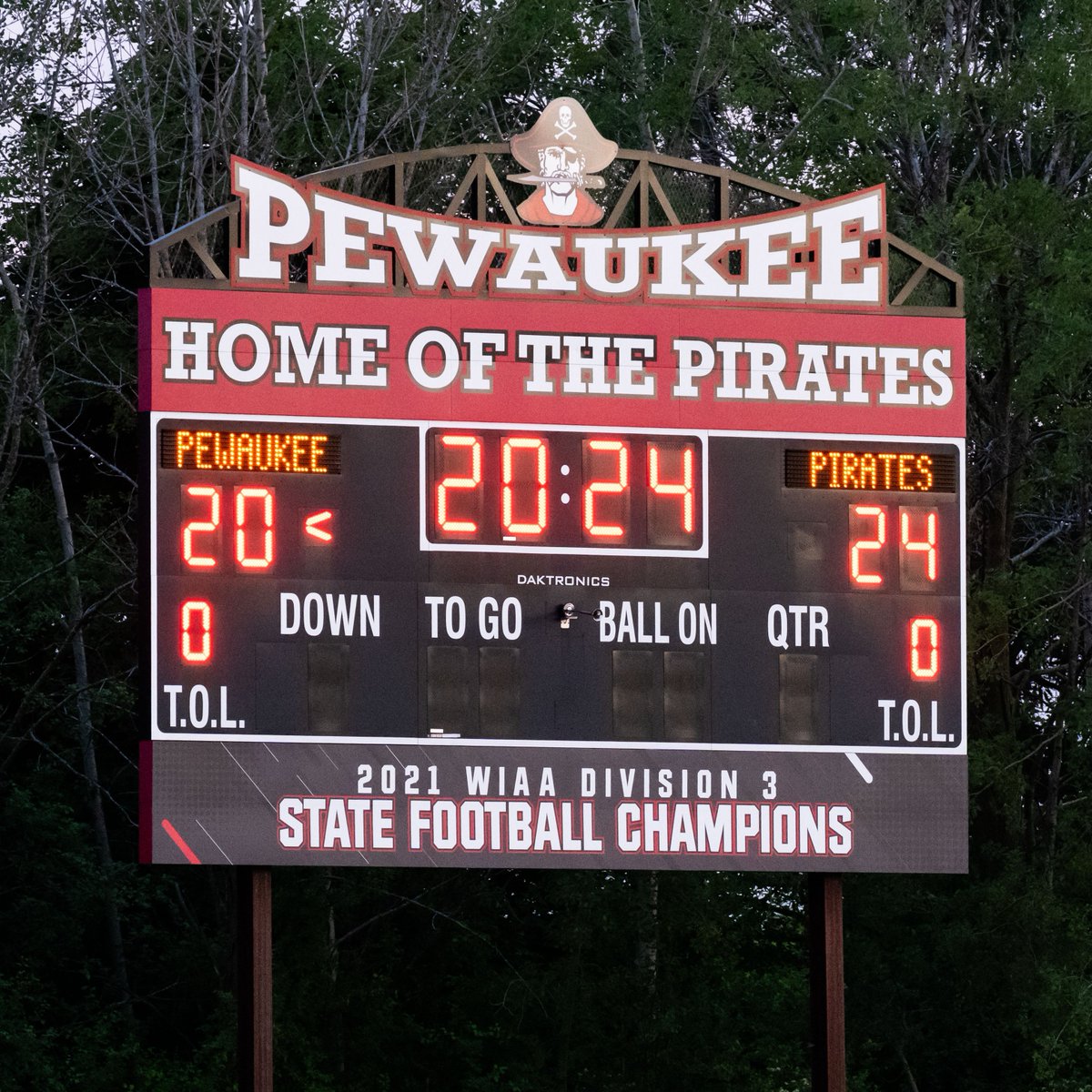 scottashphoto's tweet photo. Congratulations Class of 2024! Our best photos from Pewaukee High School graduation https://t.co/q32GIYJczz @PewaukeeHS @PewaukeeSD #Classof2024 #PiratePride https://t.co/NJRJkW5k8H