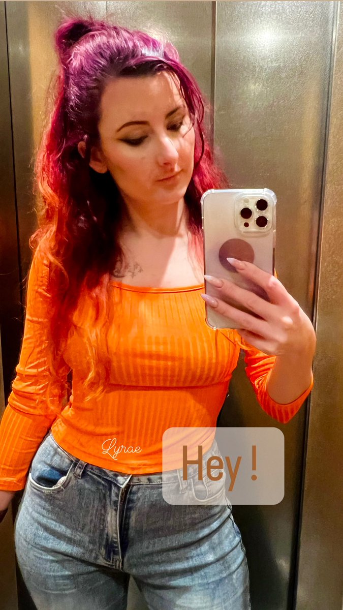 LyraDomya's tweet photo. Quel contenu aimeriez vous voir dans mes prochaines vidéos ? 😌
#lyrae
#femmedom #fetishvideo #creationdigitale https://t.co/vDhJePBVpa