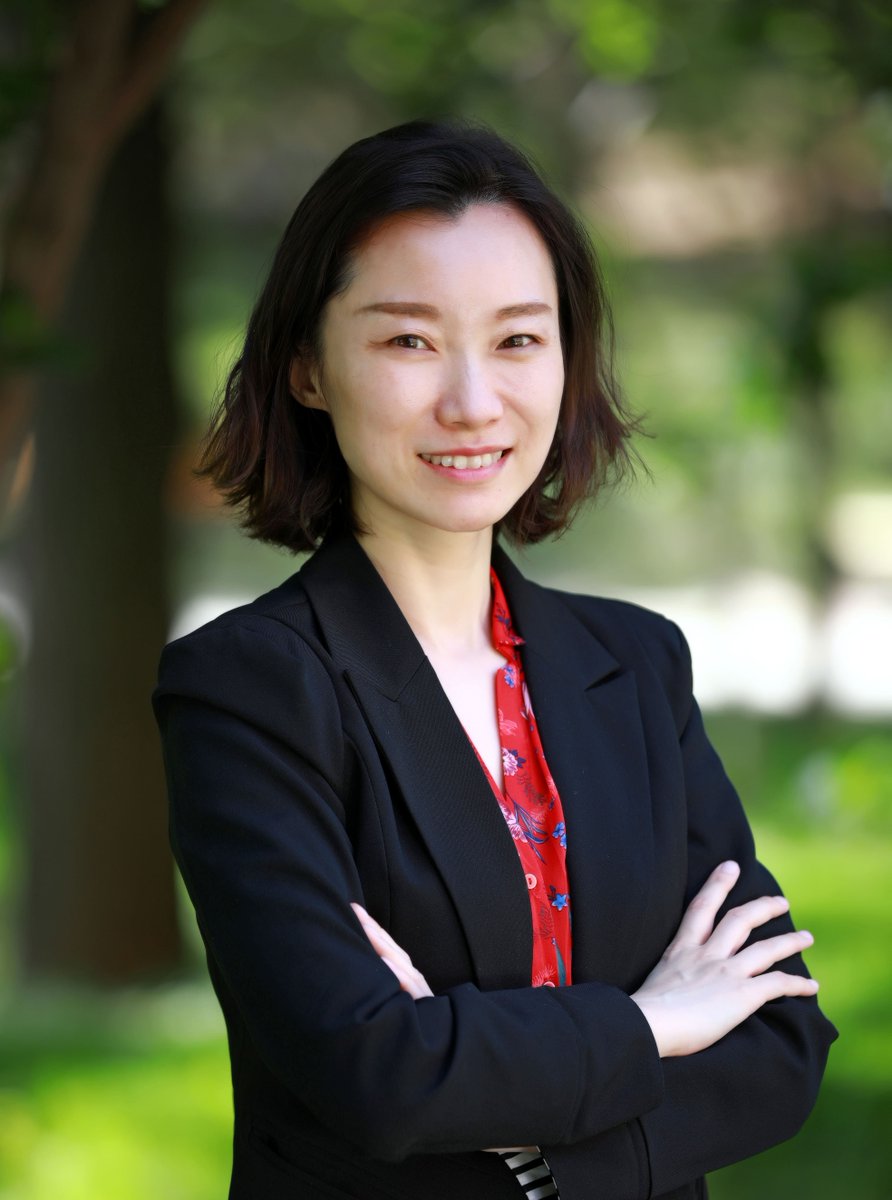 Tsinghua_Uni's tweet photo. “Only when students have explored knowledge independently can they truly understand a #biologicalprocess,” says #TsinghuaRen Yang Yang, a professor in the School of Life Sciences, who hopes to improve students’ scientific literacy through interesting #lectures. https://t.co/wvV0glPWgU