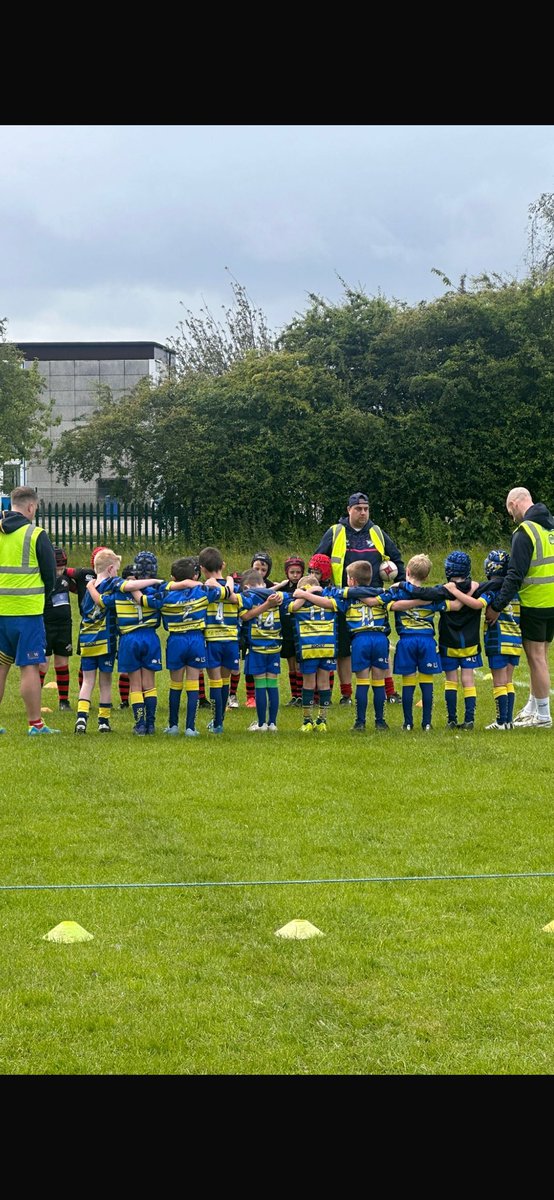 Steven Hart (@85stehart) on Twitter photo Our U7’s did a great job observing a minute’s silence for the one in a million <a href="/Rob7Burrow/">Rob Burrow CBE</a>. RIP 🙏🏼
<a href="/YorkshireJunior/">Yorkshire Junior and Youth League</a> <a href="/RaidersOulton/">Oulton Raiders ARLFC</a> <a href="/leedsrhinos/">Leeds Rhinos</a> Our U7’s did a great job observing a minute’s silence for the one in a million <a href="/Rob7Burrow/">Rob Burrow CBE</a>. RIP 🙏🏼
<a href="/YorkshireJunior/">Yorkshire Junior and Youth League</a> <a href="/RaidersOulton/">Oulton Raiders ARLFC</a> <a href="/leedsrhinos/">Leeds Rhinos</a>
