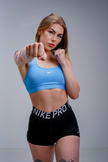 pow pow pow pow https://t.co/PRYpub9PTq<a href="/tag/avn"class="tags"><span>#avn</span></a>