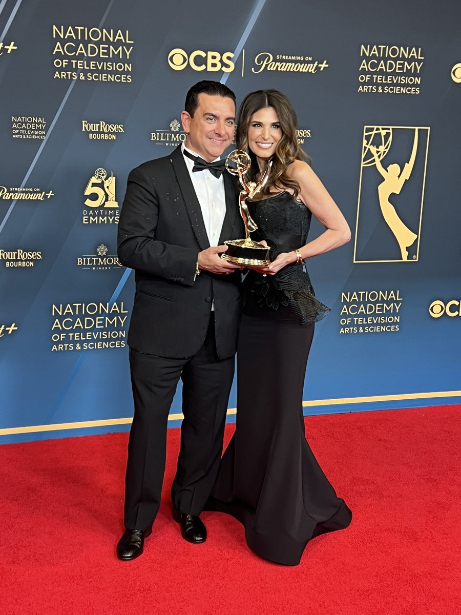 CakeBossBuddy's tweet photo. Thank you to the @DaytimeEmmys for this incredible honor! Winning the Outstanding Culinary Host award is a dream come true! I’m incredibly grateful to all of you, my fans, this wouldn't be possible without all your love and support ❤️🍰🏆
#DaytimeEmmys #Grateful #CulinaryHost https://t.co/3wbHcasIL7