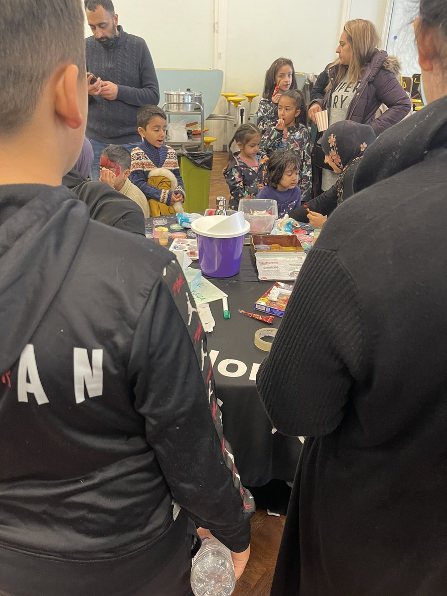 letsgsa's tweet photo. Lovely afternoon spent at the @51stpellon Scouts Jamboree at Beech Hill School.
Lots of fun family activities, games, fair ground rides and food for the whole family to enjoy.
Another great example of Park Ward at its finest. The Jamboree runs til 6pm
#LetsGetSociallyActive https://t.co/18aa3B3nRO