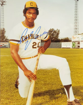 PolyesterUnis's tweet photo. Wishing a Happy 73rd Birthday to one of the greats of the #PolyesterPullover era, Dave Parker. Here he is in 1973. @Pirates https://t.co/zsc9RanDC4