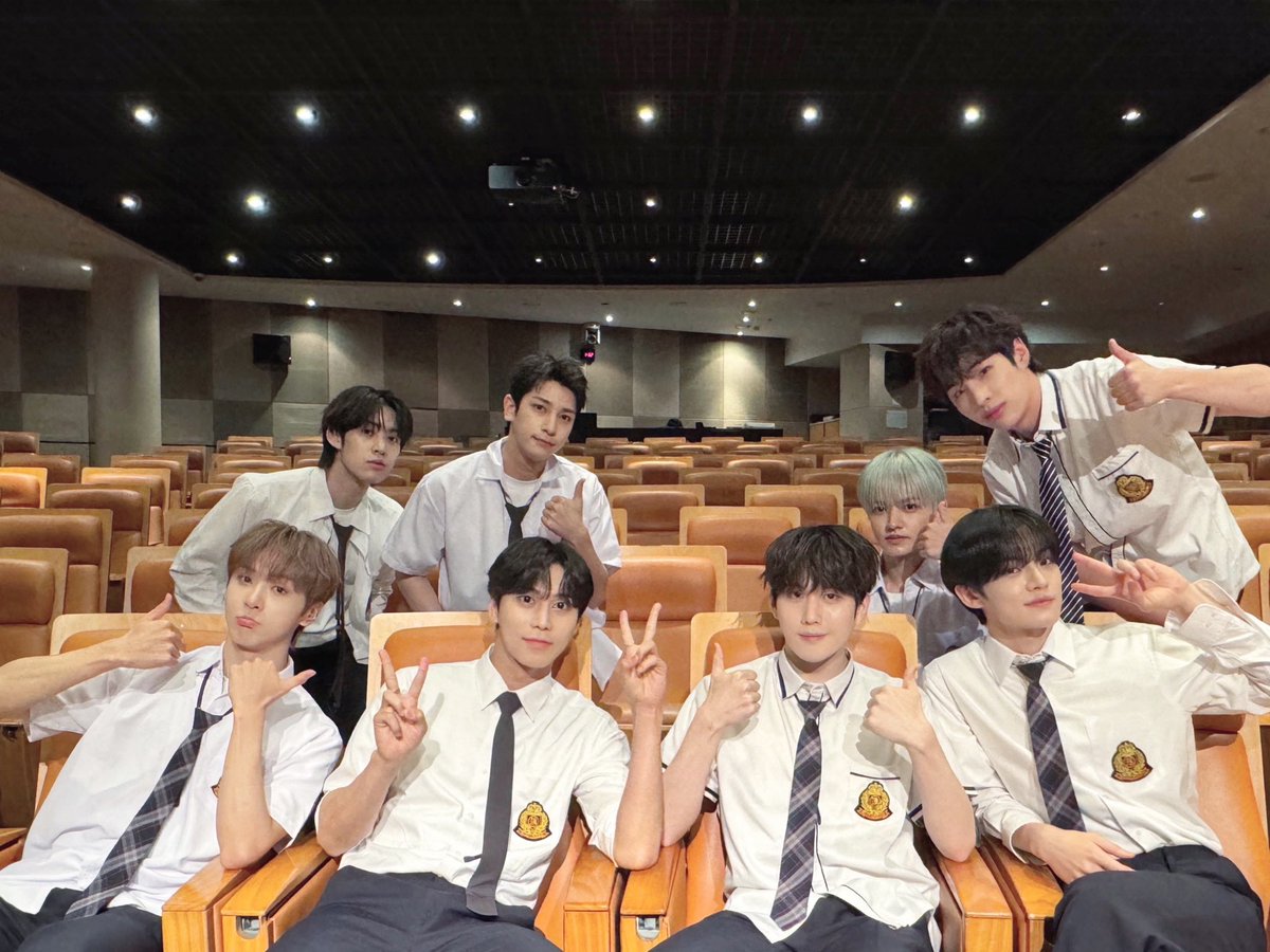 BAE173_official's tweet photo. [📸]

I'm Crush on U💙

#BAE173 #비에이이173
#Fifty_Fifty 
#NEWCHAPTER_LUCEAT https://t.co/iYwVuYJUMo