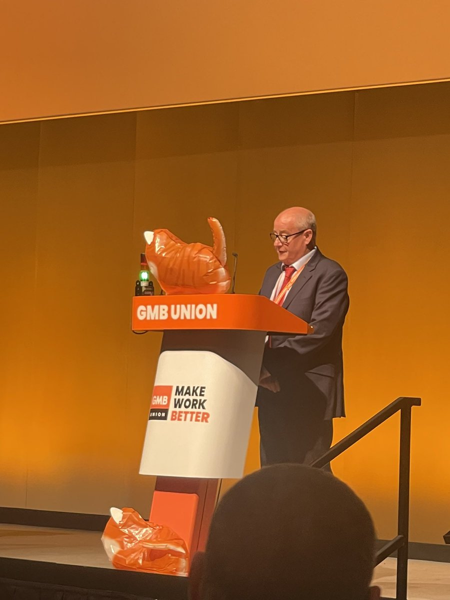 Well done to Clif Roney from <a href="/GMBLondonRegion/">GMB London Region</a> talking about the fat cats that is the water industry!  Purrrfect delivery brother! Left me feline annoyed!