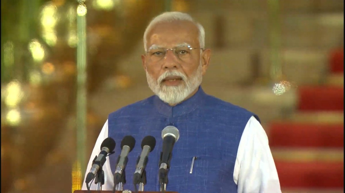 भारताच्या पंतप्रधानपदी सलग तिसऱ्यांदा विराजमान झाल्याबद्दल मा.नरेंद्रजी मोदी समस्त देशवासीयांच्या वतीने आपले हार्दिक अभिनंदन.

Modi3.0

<a href="/narendramodi/">Narendra Modi</a>

#NarendraModi #NDA #Primeminister #India