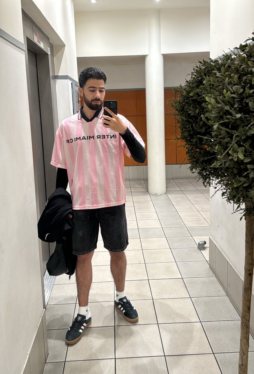 rawadabxd's tweet image. Tonight is the night 🤟🏼 #GagCityParis @NICKIMINAJ