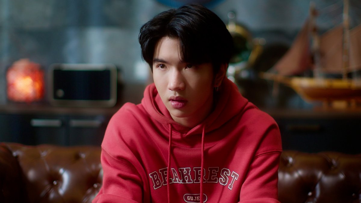 GMMTV's tweet photo. ฉากนี้เจ็บหัวใจจริง ๆ ชีวิตมันไม่เคยง่าย 😭

🎥 แค่ที่แกง Only Boo! EP.10 [3/4] : https://t.co/6ZjKzrSCe6
#OnlyBooSeriesEP10 
@keenkeno_sp https://t.co/Rp0vjOIpLQ
