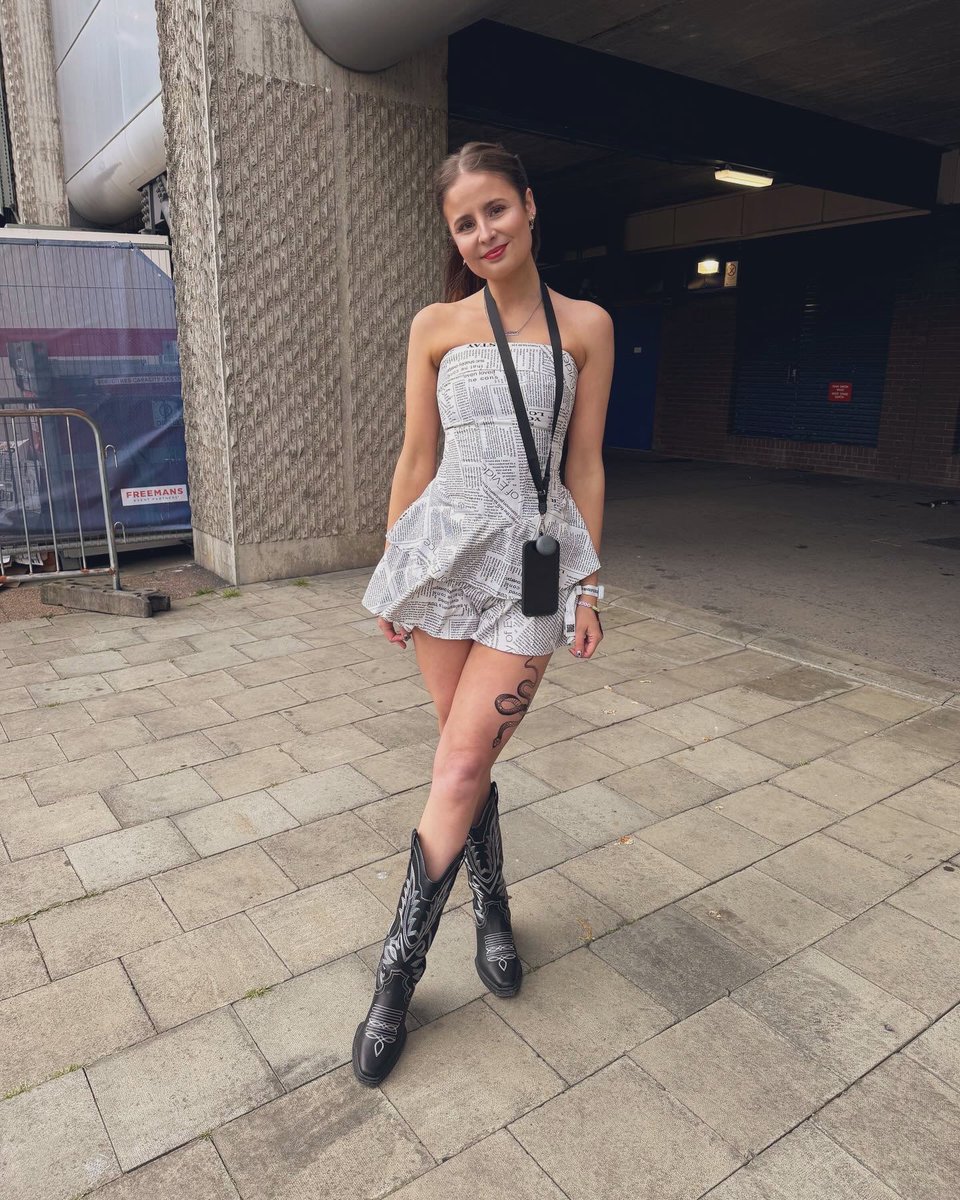 MissRathbone13's tweet photo. Hidden benefit of being a teacher: being able to stay on your feet, use your ‘big’ voice and not have to go to the bathroom for 4 hours straight so you don’t miss a second of Miss Swift
#TheErasTour
#EdinburghN2 https://t.co/6de8tRdOYm