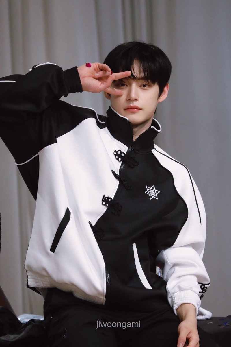 jiwoongami's tweet photo. 240609

#ZEROBASEONE #ZB1 #제로베이스원 #ゼロベースワン #ゼベワン #KIMJIWOONG #김지웅 #キムジウン https://t.co/ALs8LnHKra