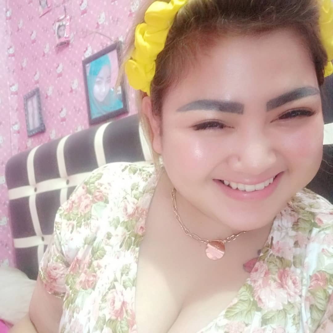 mawarada88's tweet photo. yg mau di temenin ini sini beb aku manjain retweett ya😘 https://t.co/dLRp3qw8Pc