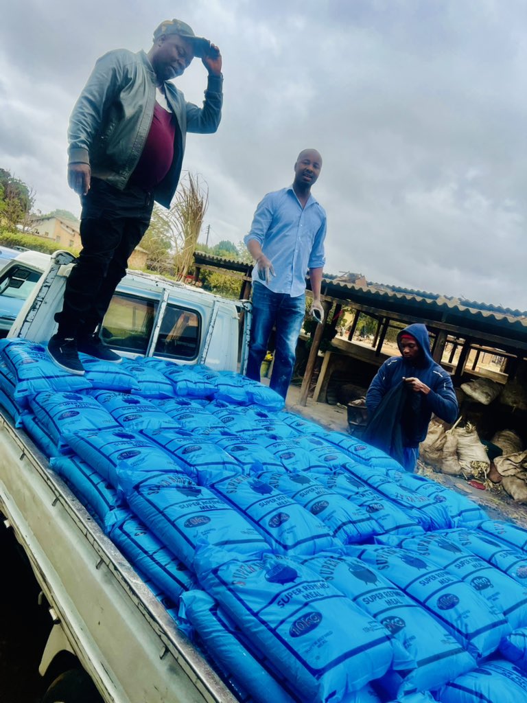 mavhairemt's tweet photo. PaRupike - Parugesheni -Masvingo Central today 9th June 2024 we address the national crisis ,drought ! —“Mavhaire wauya ,Zhara wakaura! “
#Dzikisa Gejo , Pasi pane Mwando ! https://t.co/oyGUnqE8mL