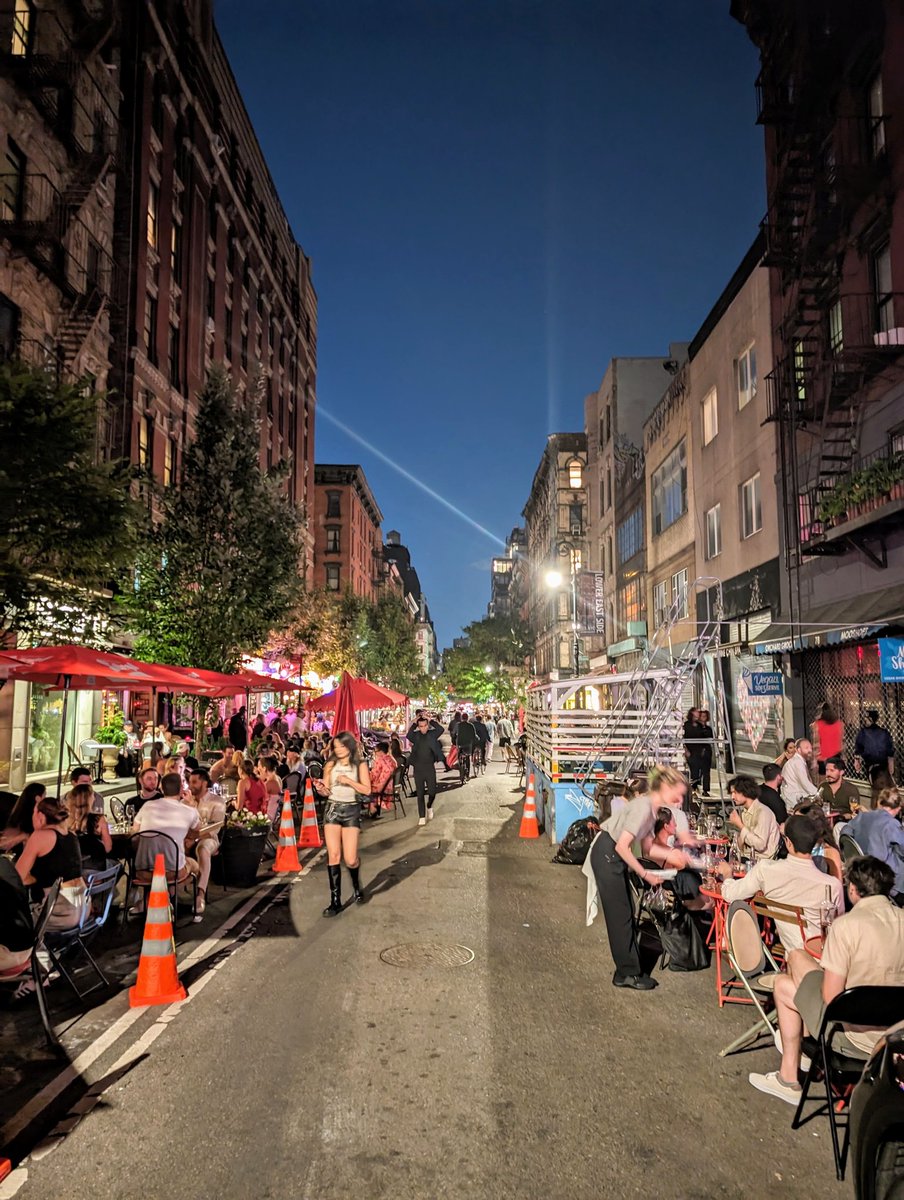turbovax's tweet photo. The governor simply has no idea what makes the city great https://t.co/2wzAh7DU5y