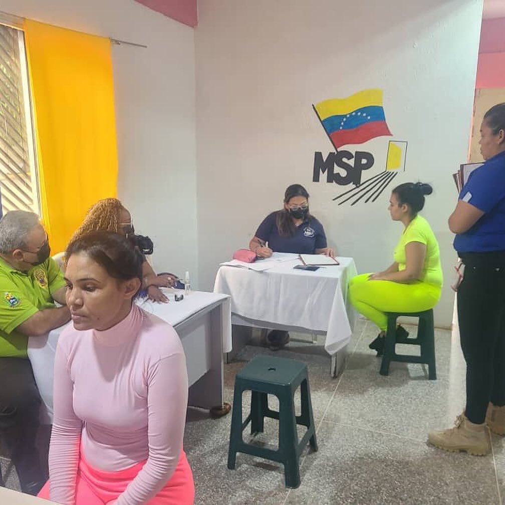 MijpVzla's tweet photo. #9JUN || Desde el #Mppsp se garantiza la atención jurídica de cada privado y privada de libertad, a través de la articulación con los órganos del Sistema de Justicia en el país. 

#1x10VictoriaPerfecta https://t.co/uFKkqJARBc