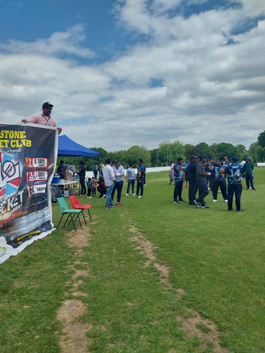 Active_Kent's tweet photo. Our Everyday Active officer, Yasmin was delighted to support Maidstone Cricket Club T10 Tournement today. A chance to chat with members & present Man of the Match medals🙌 @motecricket were also hosting an U9 Cricket tournament🏏 A great day out for the family #EverydayActive https://t.co/MBspFEa0nE