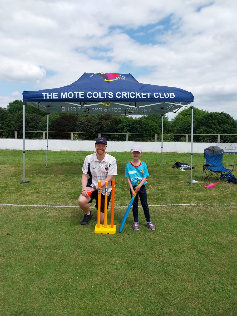 Active_Kent's tweet photo. Our Everyday Active officer, Yasmin was delighted to support Maidstone Cricket Club T10 Tournement today. A chance to chat with members & present Man of the Match medals🙌 @motecricket were also hosting an U9 Cricket tournament🏏 A great day out for the family #EverydayActive https://t.co/MBspFEa0nE