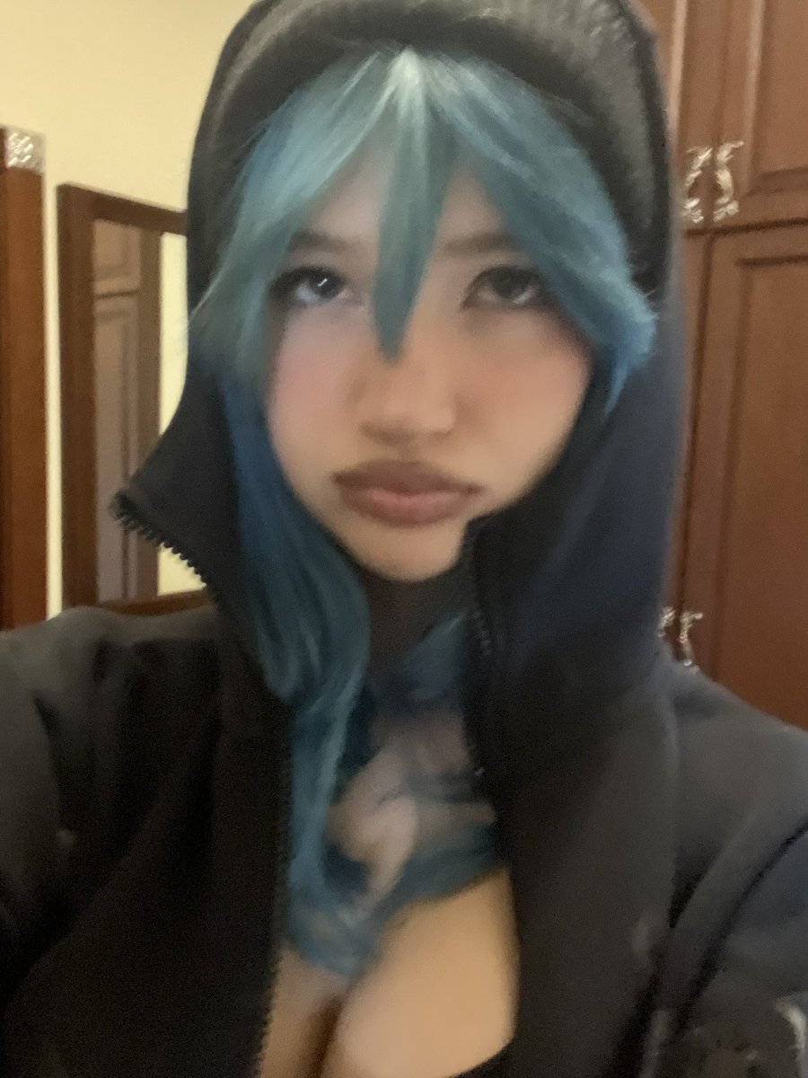 anokhinalol's tweet photo. Today I’m SSStalker ^w^
Do we like stalker girlfriend? https://t.co/wuf2Dv4cZH