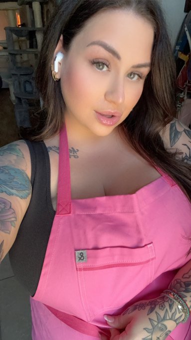 cooking for you in the vlog 🤗💖 https://t.co/qiO6FEybg1