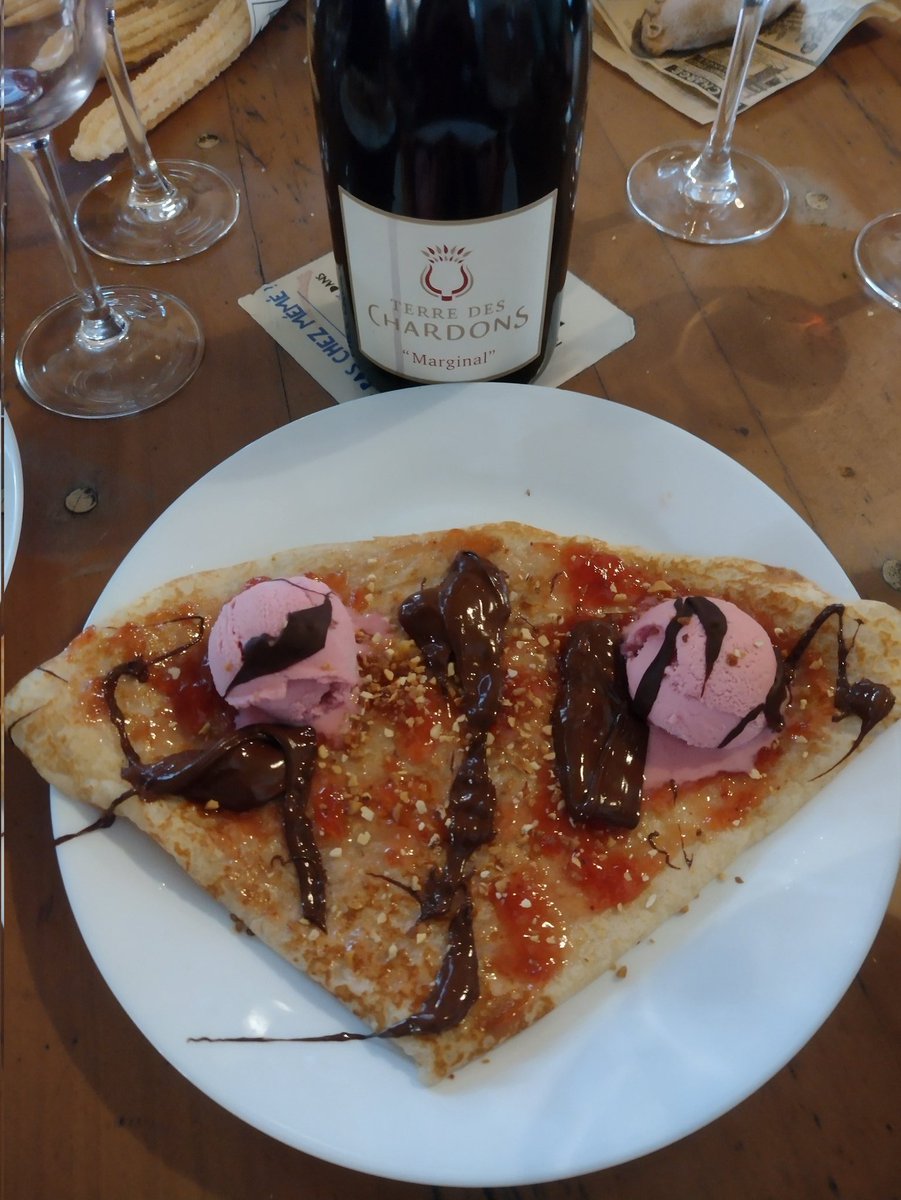 KaoriUmi's tweet photo. Así mi último domingo en #Francia
Crepas, amigos y una tarde con el minotauro en #Halledelamachine impresionante.
#Touluse https://t.co/3T5n7qXr61