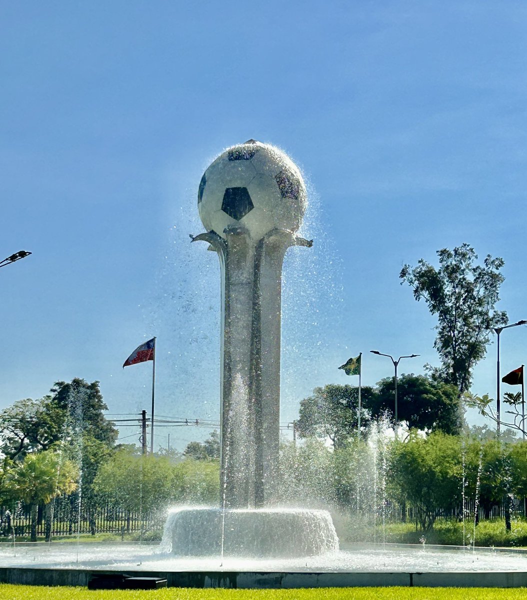 #UEFA #CONMEBOL #cooperation agreements: another day of fruitful talks in #Asuncíon #Paraguay ⚽️, focussing on #coacheducator development, #furthereducation #CPD guidelines, #empowering women, specialist #education

#coacheducation #UEFAcoaching #together #partnership