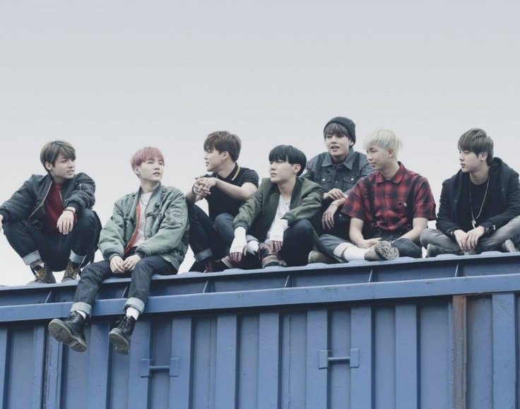 SwagDeysi13's tweet photo. 5 Diferencias entre la serie #BeginYouth y la historia narrada en "The notes" y los mv oficiales de BTS. Un hilo para los fans del Bangtan Universe. @BTS_twt https://t.co/ZhEh7Bgpae