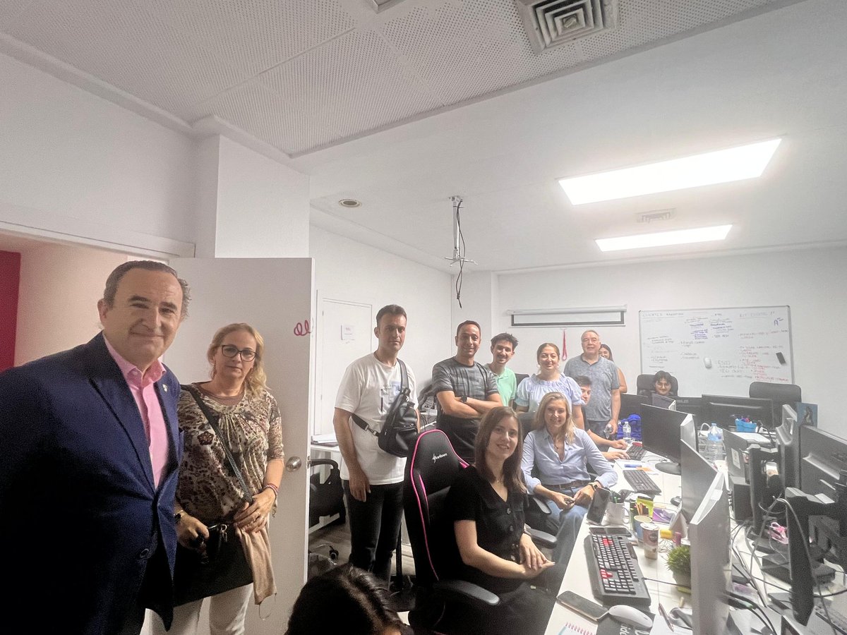 islimarikan's tweet photo. Elektrikli Araçlar Şarj İstasyonları'nın kurulum,bakım onarım dökümaları,video ve simulasyonlarının hazırlanması projemizin İspanya toplantısını gerçekleştirdik.Projemizin çalışmalarına aşağıdaki linkten ulaşılabilir. https://t.co/3YCGl3kc0m
@emogaziantep
@KanuniMTAL 
@suatguzel https://t.co/38O7Bo35xi