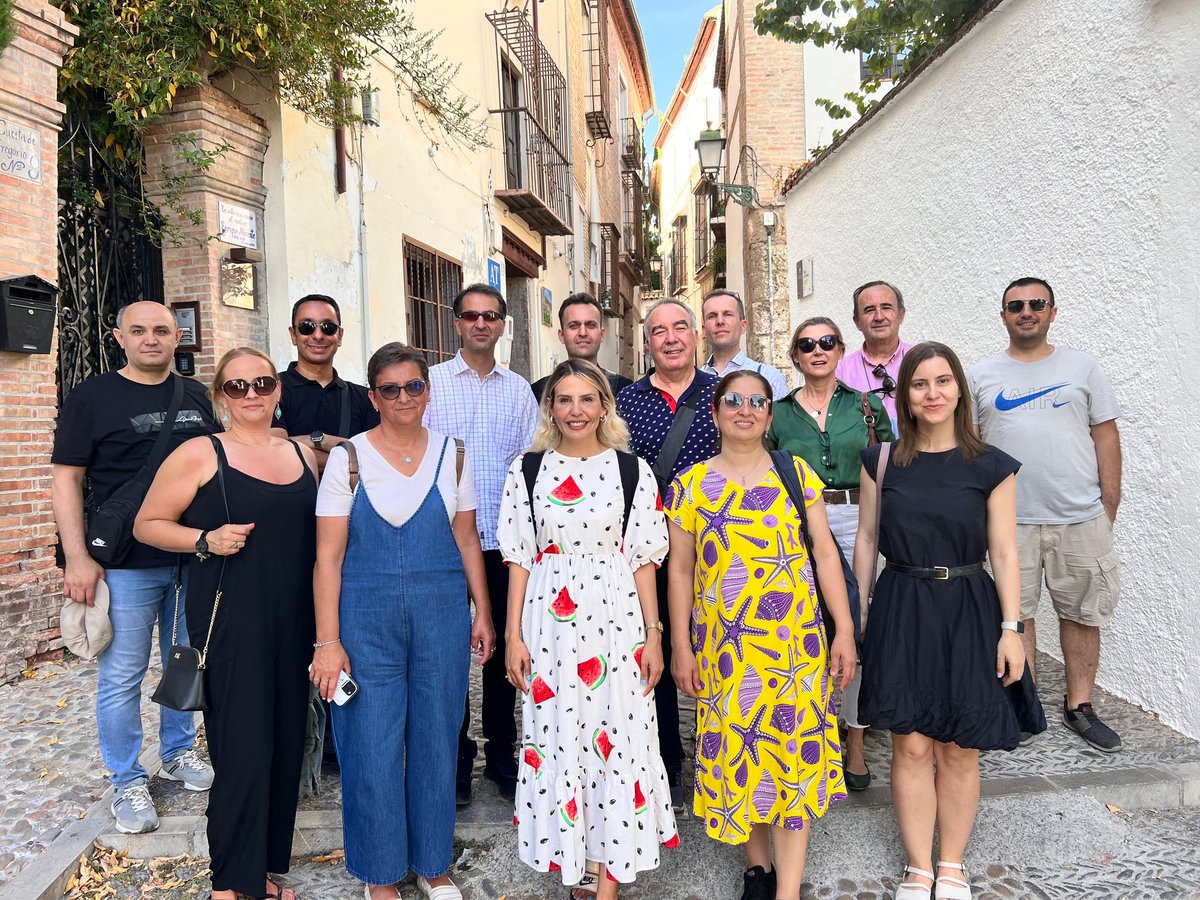 islimarikan's tweet photo. Elektrikli Araçlar Şarj İstasyonları'nın kurulum,bakım onarım dökümaları,video ve simulasyonlarının hazırlanması projemizin İspanya toplantısını gerçekleştirdik.Projemizin çalışmalarına aşağıdaki linkten ulaşılabilir. https://t.co/3YCGl3kc0m
@emogaziantep
@KanuniMTAL 
@suatguzel https://t.co/38O7Bo35xi