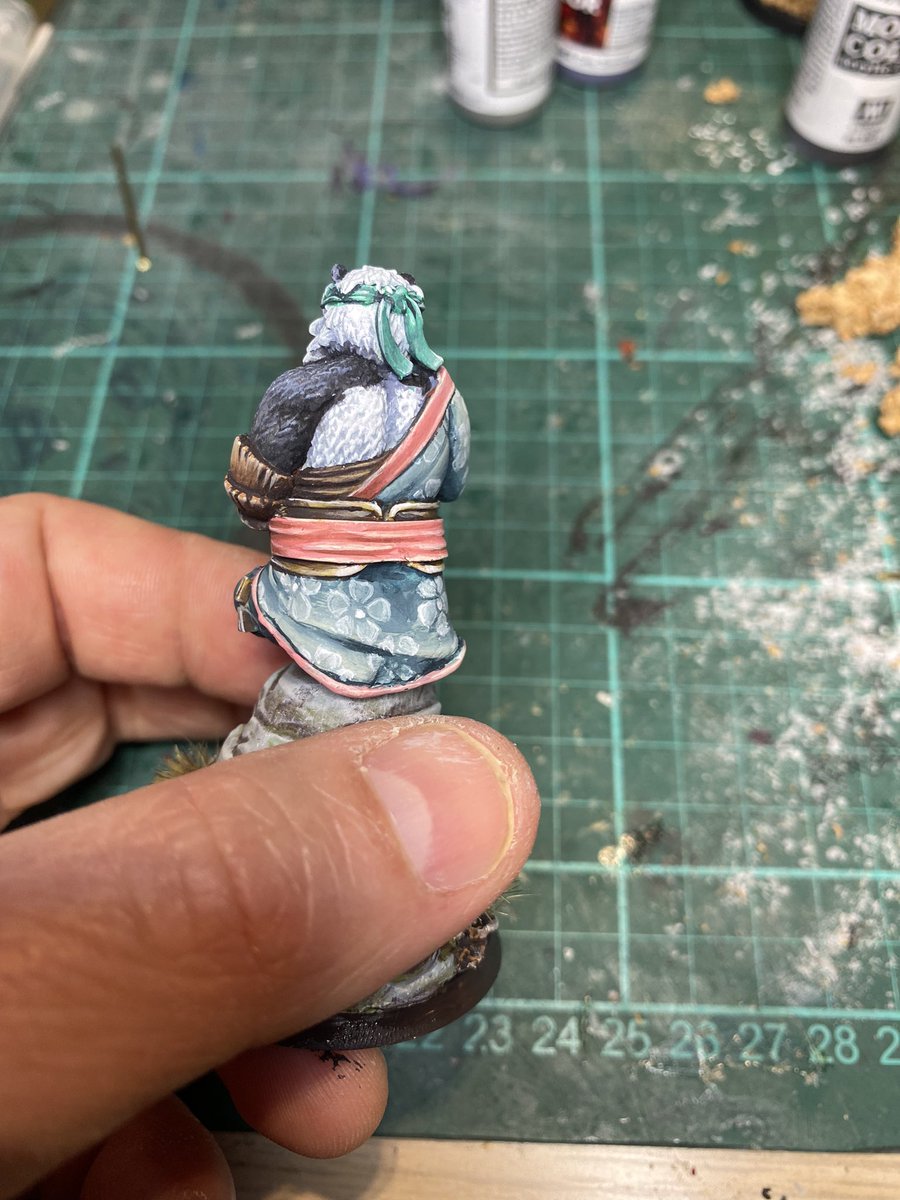 tmsmnns's tweet photo. First testmodel for my newest army: chosen of the spirit tree for Shroudfall. This has been without much doubt one of the most fun models I have painted in quite a while. https://t.co/PIetfbMmhJ