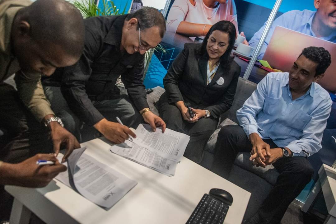 MayraArevich's tweet photo. ¡Muchas felicidades al hermoso colectivo de @XETID2 en su Aniversario 17 desarrollando soluciones digitales en beneficio del pueblo, la economía nacional y la defensa de la Patria! #CubaPorLaTransformaciónDigital https://t.co/vdADm7DCjG