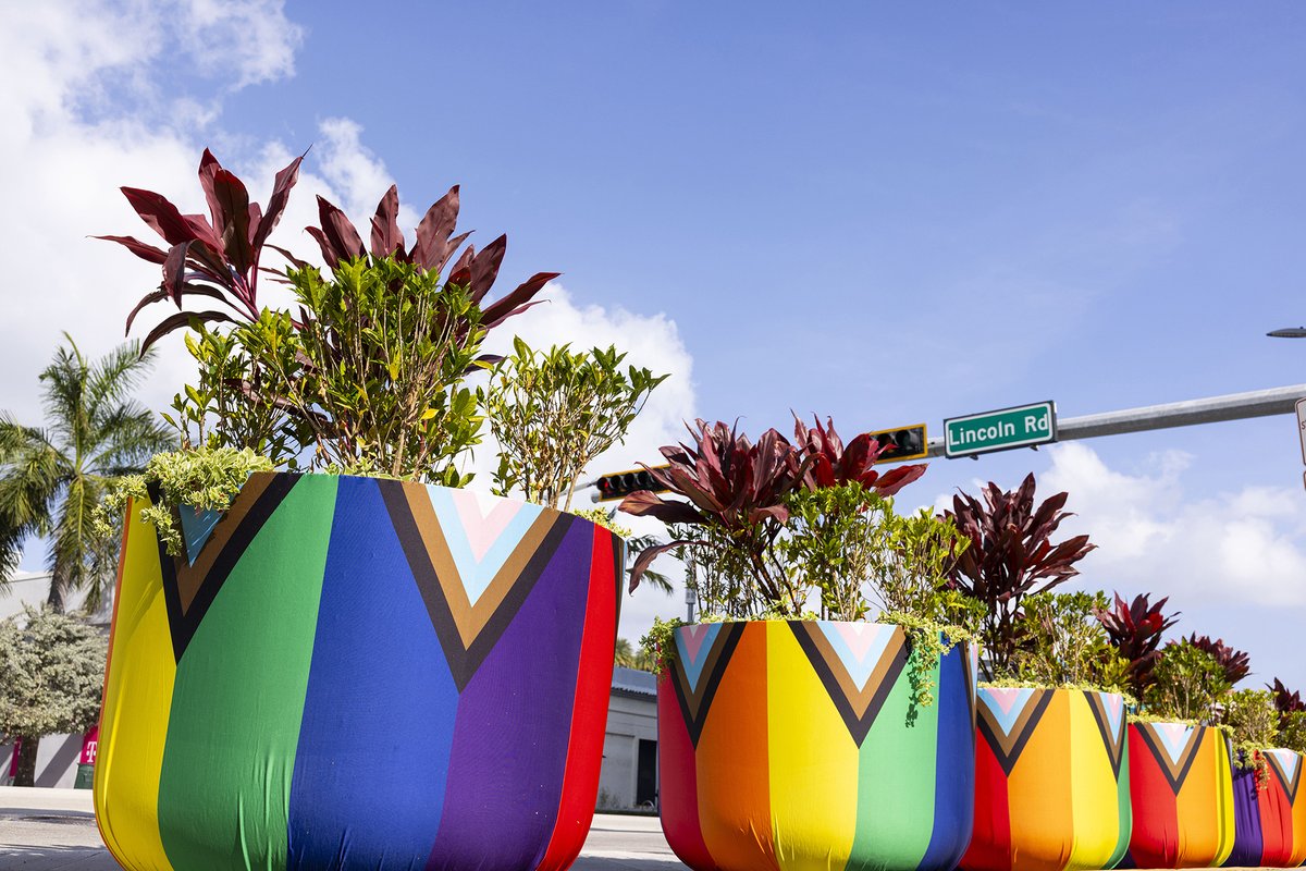 Celebrate Global Pride Month #OnLincoln! 🌈✨
 
Embrace love and inclusion with PRIDE247, our vibrant public art installation, now through June 30! Let’s make this June unforgettable together! ❤️🏳️‍🌈

📷: @fotonoggin
.
.
.
.
#VisitMiamiLGBTQ #MiamiBeach #LincolnRoad <a href="/lincolnrd/">phillip chauvin</a>