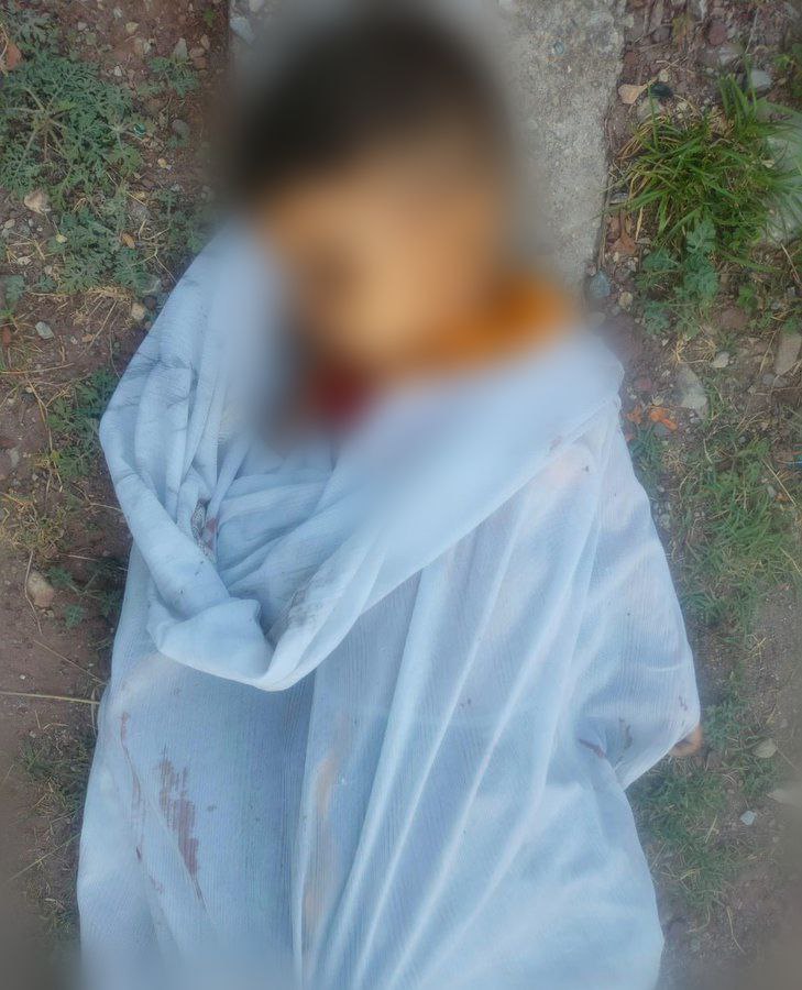 AskAnshul's tweet photo. Parents of this child went to Shivkhoda Temple in J&amp;K's Reasi to seek blessings for their child &amp; family. Who would have thought that they will get attacked by terrorists and this will be the last time they visited a temple as a family. https://t.co/f6zE4h0W2F