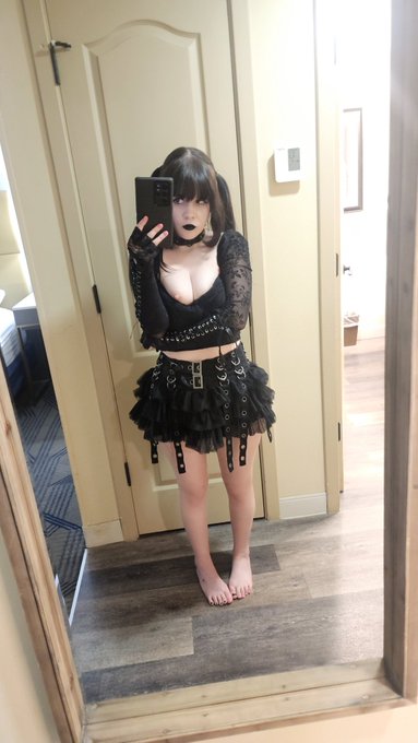 2 pic. being 4'10"(thermostat height) is cool because ALL the short kings are tall enough https://t.<a href="/tag/mvsales"class="tags"><span>#mvsales</span></a>