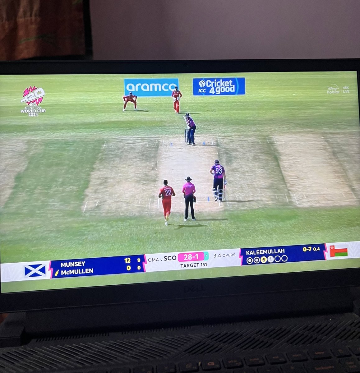cricanandha's tweet photo. India vs Pakistan match முடிச்சிட்டு… Oman vs Scotland… Antiguaல Chasing  போய்ட்டு இருக்கு பாருங்க…

  #T20WorldCup2024 #Cricanandha #SCOvsOMA https://t.co/AMraT0M4NQ