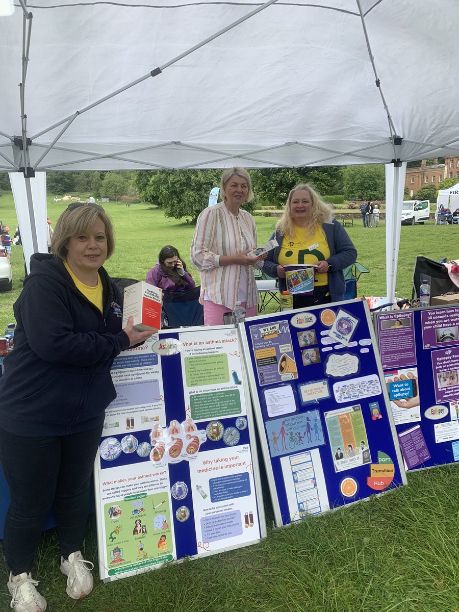 LisCummings1's tweet photo. Fab event this morning talking #CYPAsthma #CYPTransition @DGNHSCharity Superhero Day. Well Done @EmmaHaribo @CNSRespiratory @ClaireMcC6 @JoHamiltonEd @vivmarsh @NHSinBlkCountry https://t.co/vb2Dv6XLL7