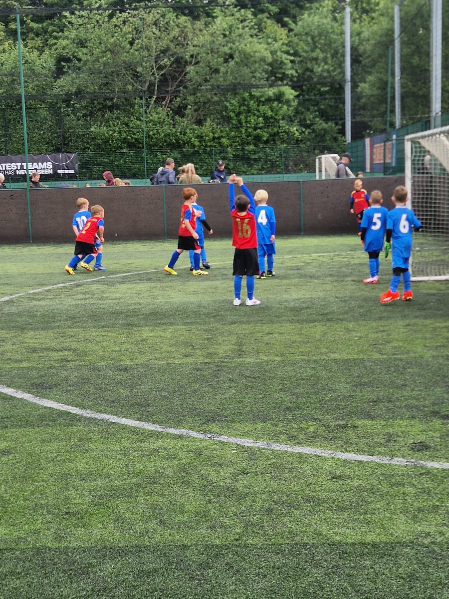 MaghullFCU6's tweet photo. The boys were back to their best today, every player in the squad contributed to a brilliant team performance. Everyone gave it their all during the game and the work rate was outstanding. https://t.co/8iol2MeqfI