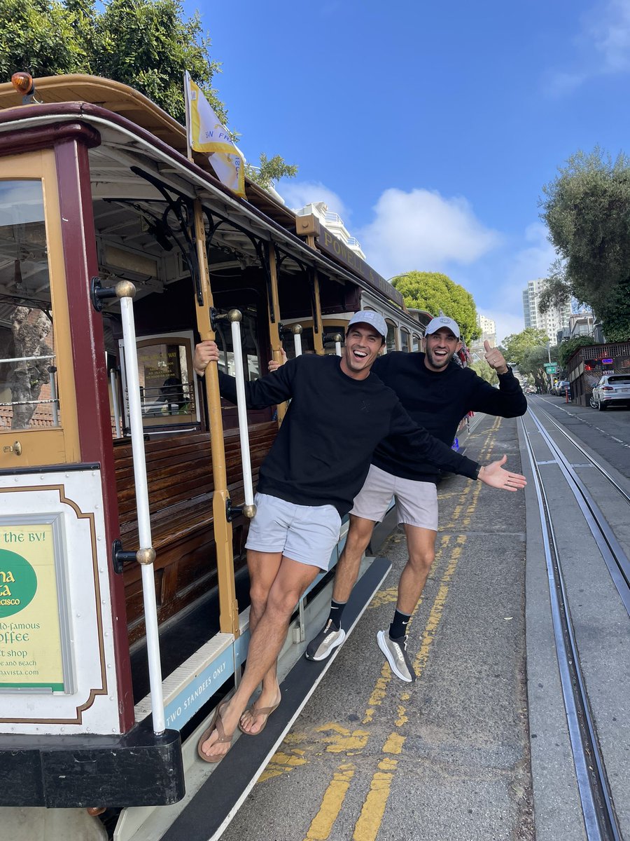 AdrienSchriefer's tweet photo. We escaped! Great weather racing in SF this weekend w/ @sambrosi800 #EscapeAlcatrazTri time to 🍻 https://t.co/tUPwgNHhor