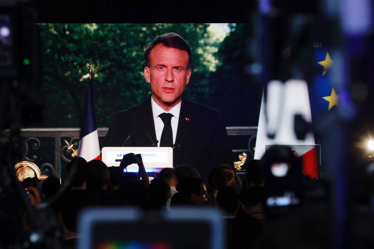 libe's tweet photo. ⚫ ALERTE - Emmanuel Macron annonce une dissolution de l'Assemblée nationale. https://t.co/IlyBR8mWwX