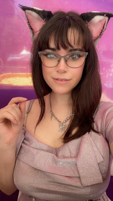 Feeling cute at #Pride today 🥰 https://t.co/pY83oAjGXI<a href="/tag/pride"class="tags">#Pride</a>