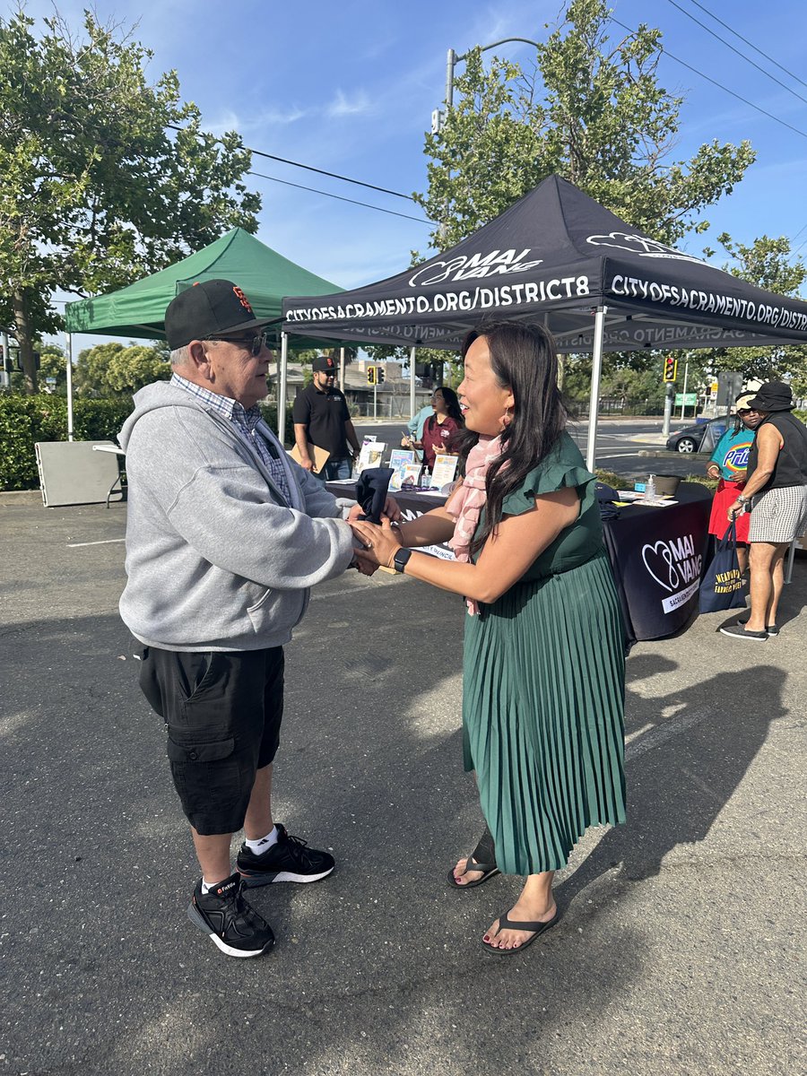 MaiForUs's tweet photo. Your love &amp; support matters to keep this market going 🥬🍓🥕! Thank you to all the residents who came out today ❤️! Our vendors accept EBT cards as well! Join us every Sunday from 8am to 1pm at the Meadowview Light Rail Station

#HeartAndHustle #SouthSac #Meadowview #FoodJustice https://t.co/xY9uoV8Tix