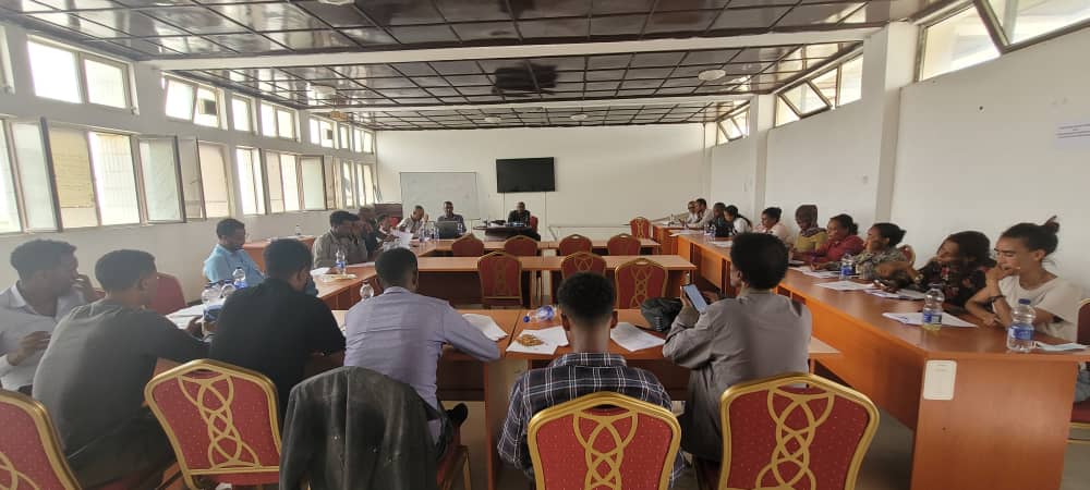 #WeAreECLIPSE Ethiopia team providing a refresher training for endline data collection participants who will be deployed by tomorrow morning to the Alaje study communities. #CEI #CL_Awareness <a href="/NIHRglobal/">NIHR Global Health</a> <a href="/MekUniETH/">Mekelle University</a>