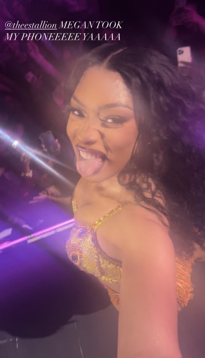 khadijahdabo's tweet photo. gojo thee stalli🤪🤞🏾🤍🩵
@theestallion 
#hotgirlsummertour https://t.co/qT3Yjr3C3o
