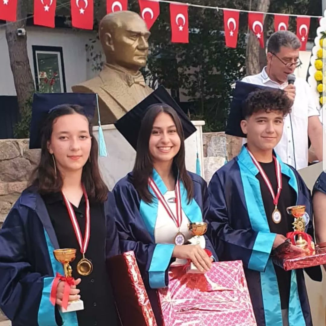 MarinaProfilo's tweet photo. Yeni bir dönem başlıyor hayatınızda ve her şey sizin şekillendirdiğiniz şekilde yol alacak. ❤ https://t.co/cyp9VqEzKE