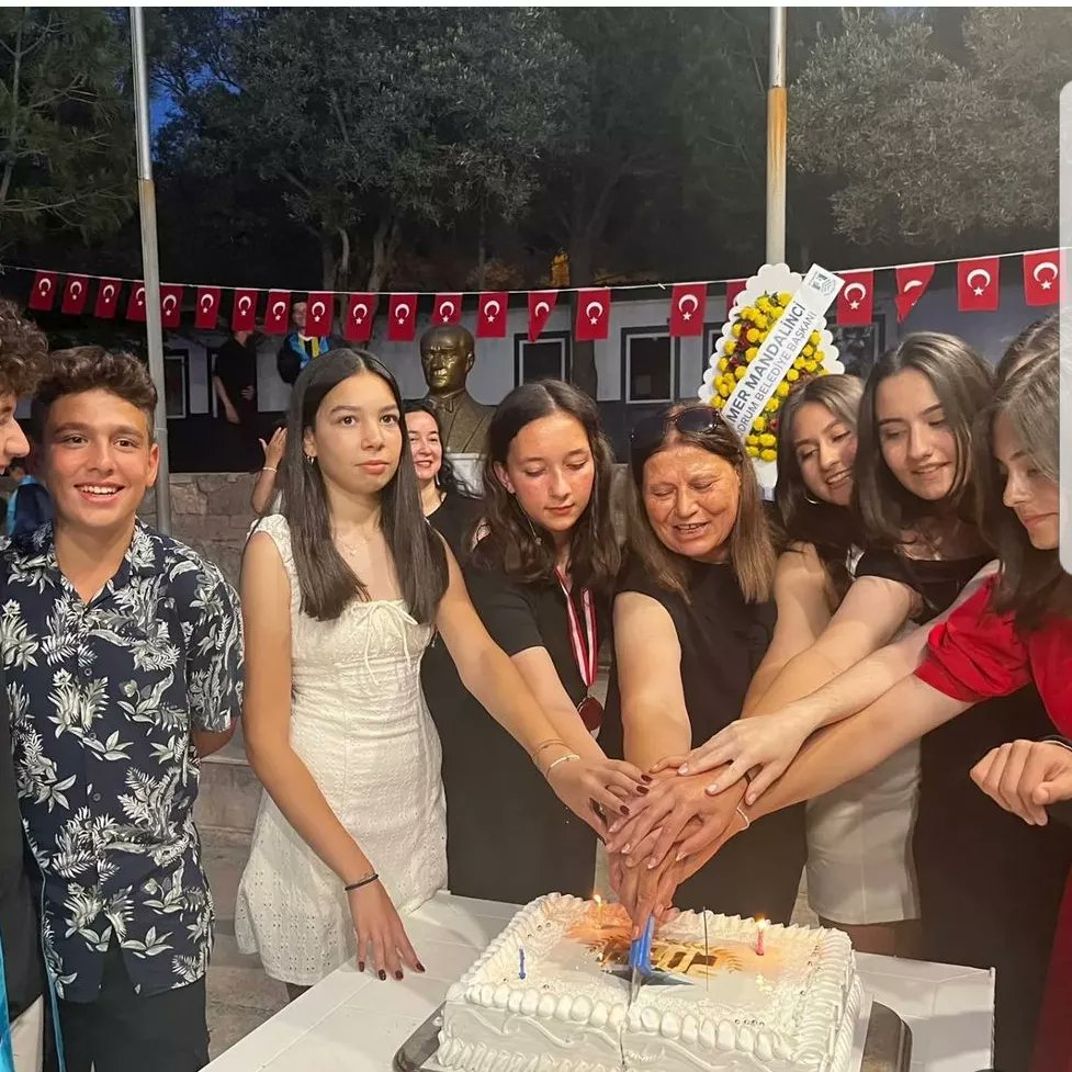 MarinaProfilo's tweet photo. Yeni bir dönem başlıyor hayatınızda ve her şey sizin şekillendirdiğiniz şekilde yol alacak. ❤ https://t.co/cyp9VqEzKE