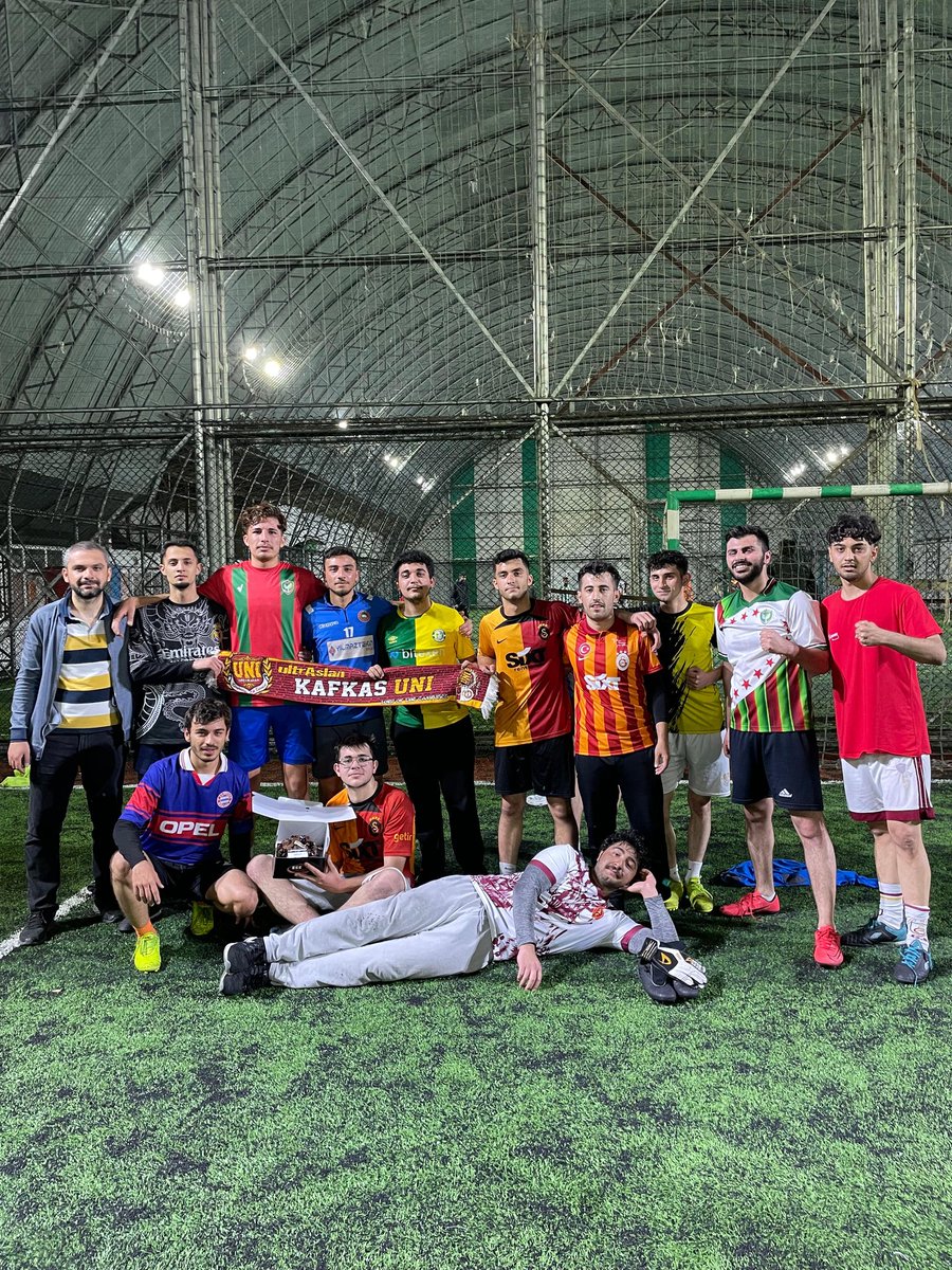 KAMPÜSLERİN TEK EFENDİSİ ❗

Final haftası motivasyon organizasyonumuzu gerçekleştirdik tüm üyelerimize finallerde başarılar diliyoruz.

#ultrAslanUNI
#DoğuAnadoluBölge