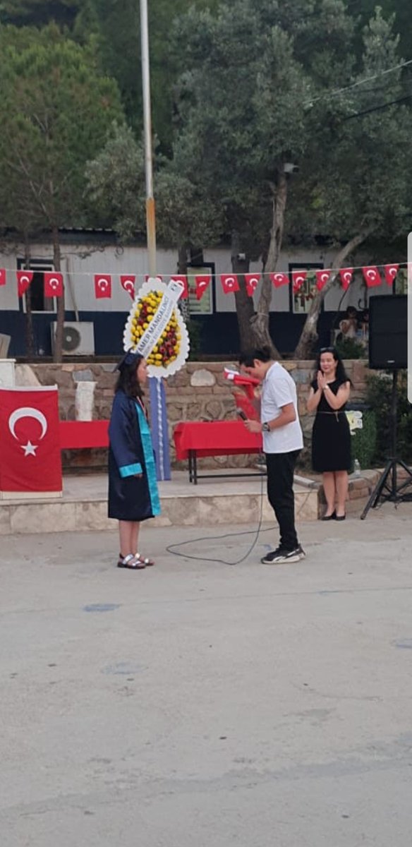 MarinaProfilo's tweet photo. Umarız bu hayat sizlere hep güler, şans ve başarı sizlerle olsun. Yolunuz ve bahtınız açık olsun.👏👏👏 https://t.co/eq0rWAKbEg